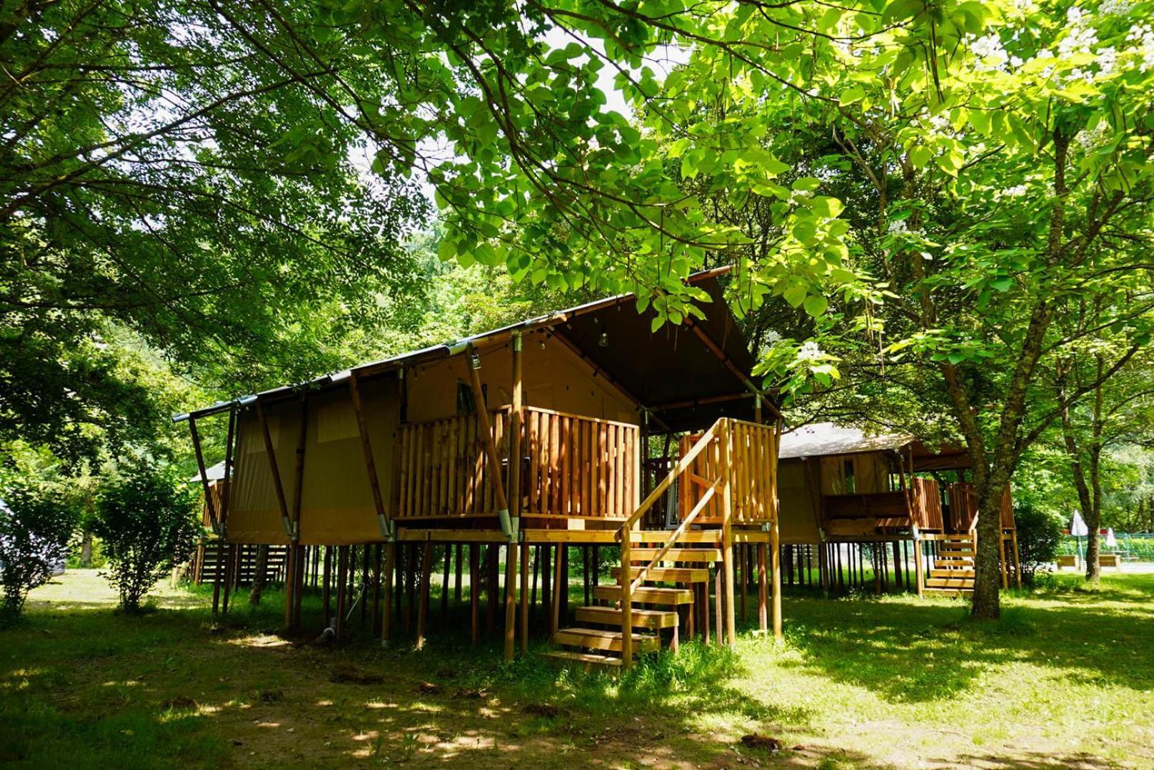 Camping Pittoresque Saint-Parthem 客房 照片