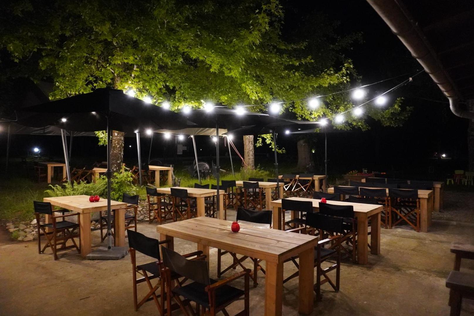 Camping Pittoresque Saint-Parthem 外观 照片