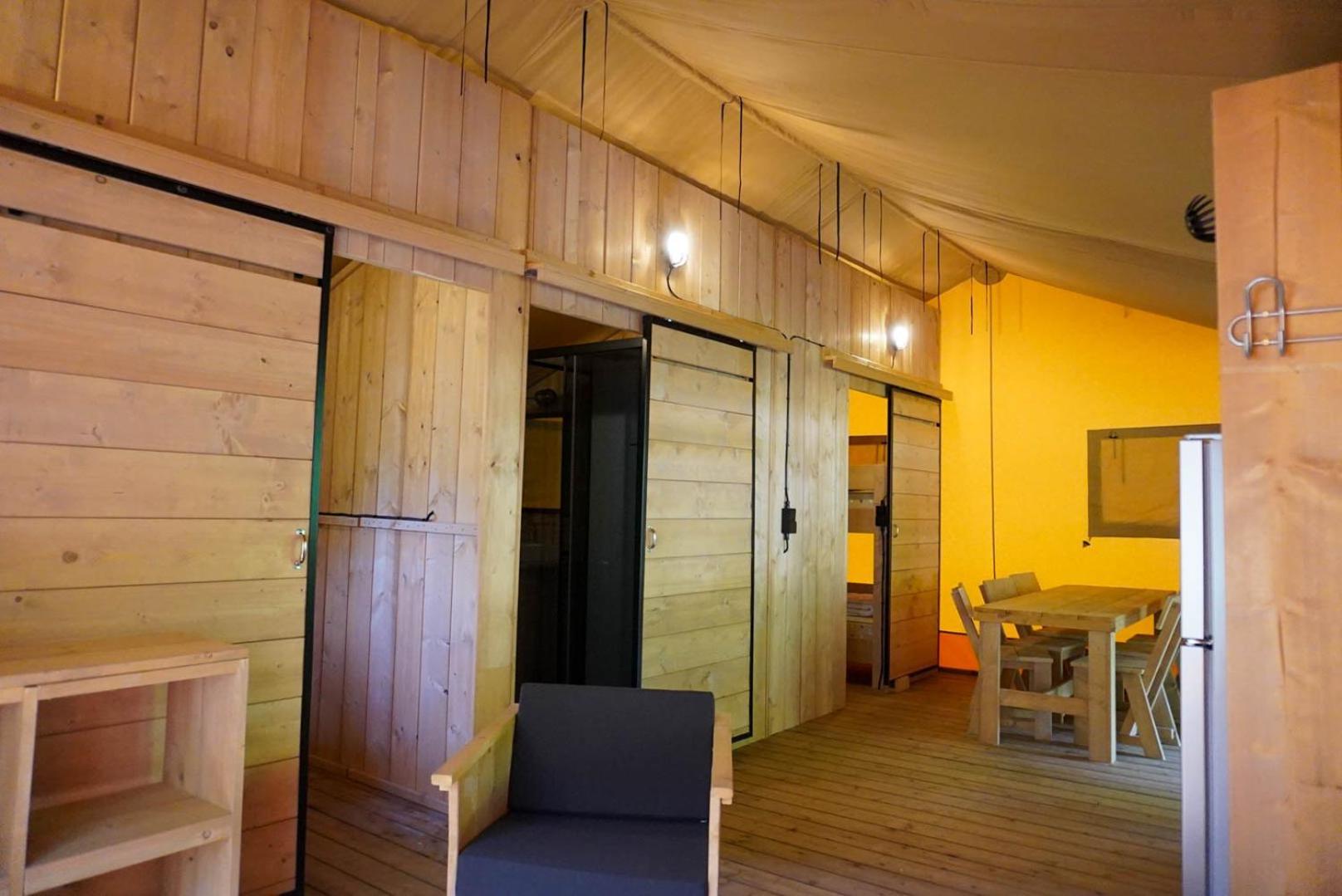 Camping Pittoresque Saint-Parthem 客房 照片