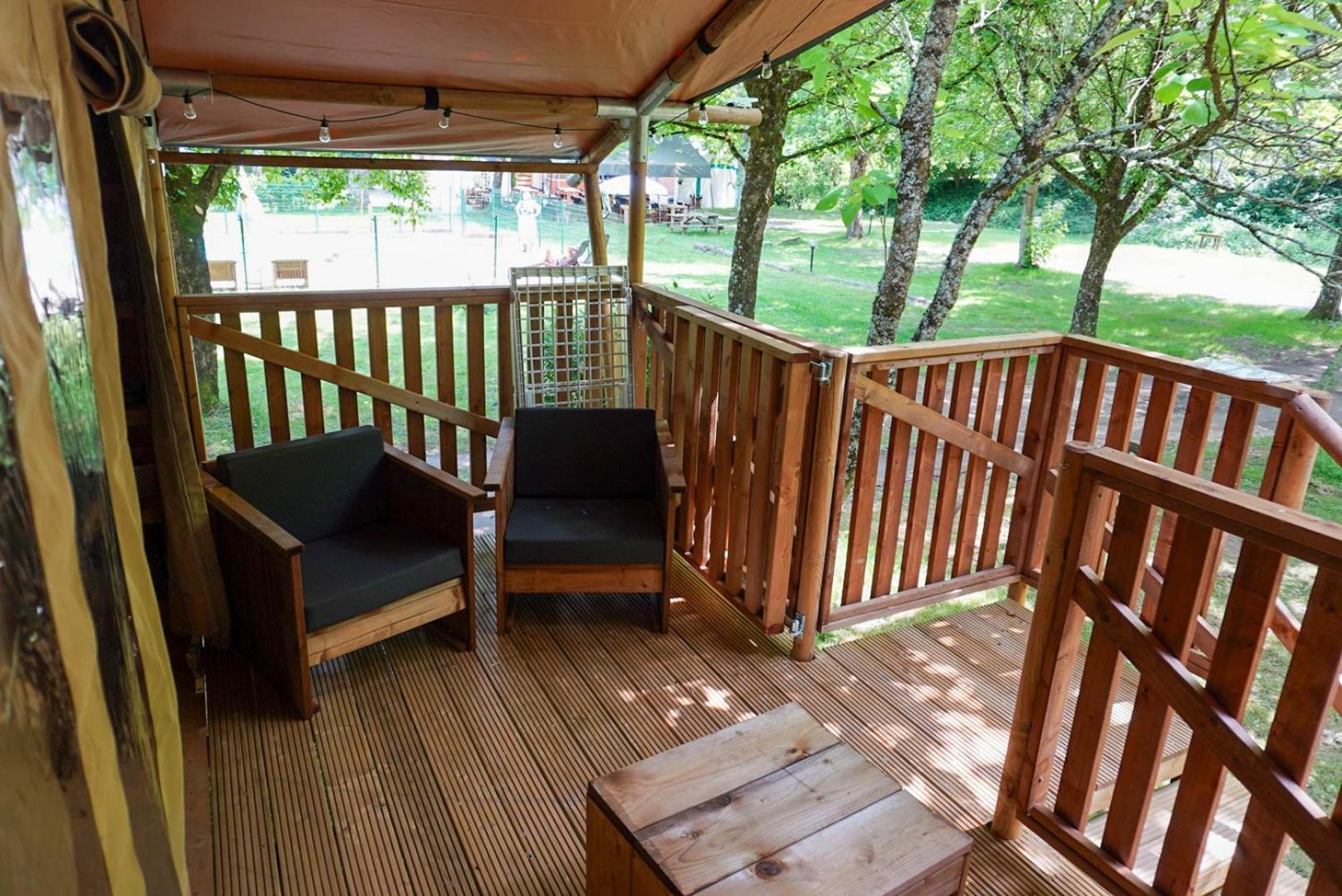 Camping Pittoresque Saint-Parthem 客房 照片