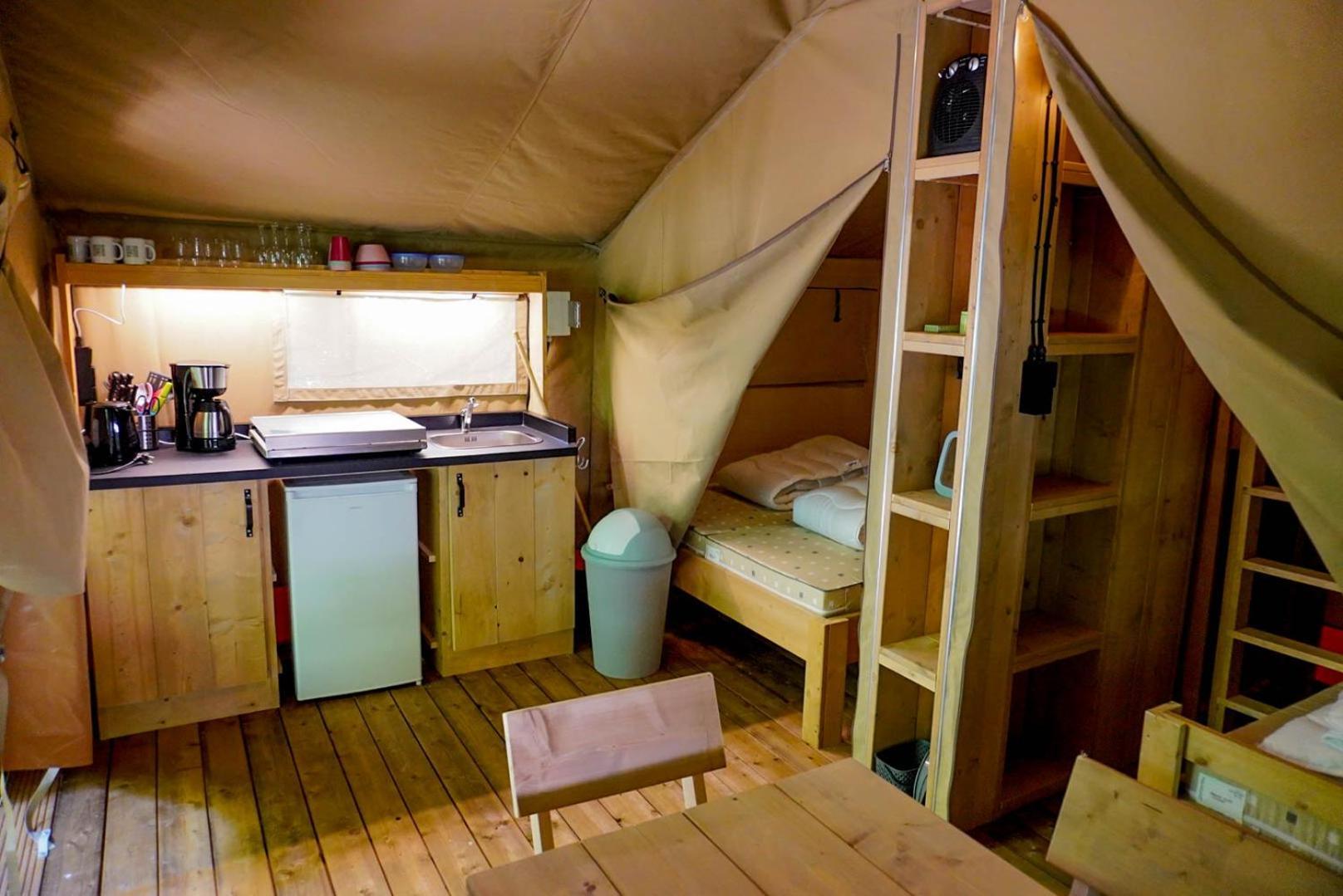 Camping Pittoresque Saint-Parthem 客房 照片