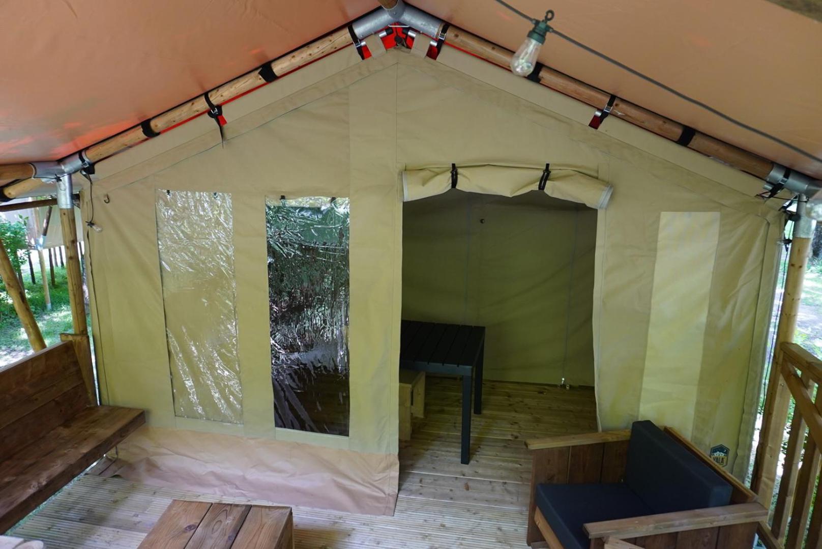 Camping Pittoresque Saint-Parthem 客房 照片