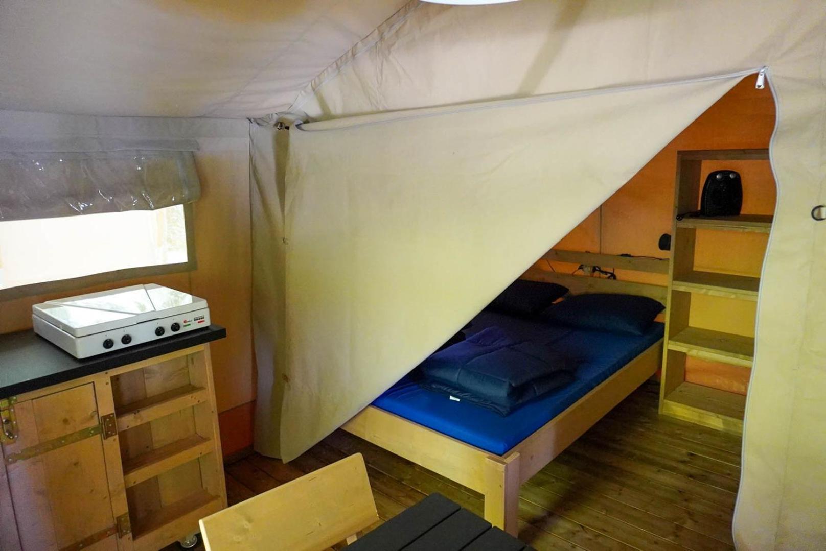 Camping Pittoresque Saint-Parthem 客房 照片