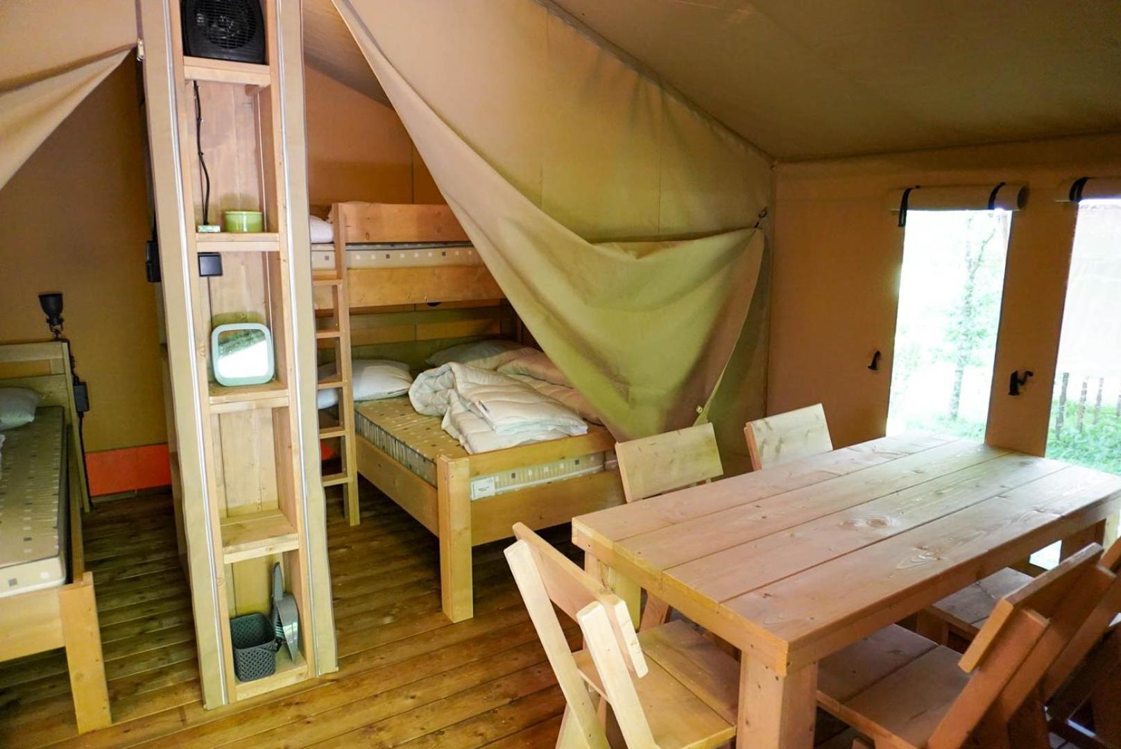 Camping Pittoresque Saint-Parthem 客房 照片