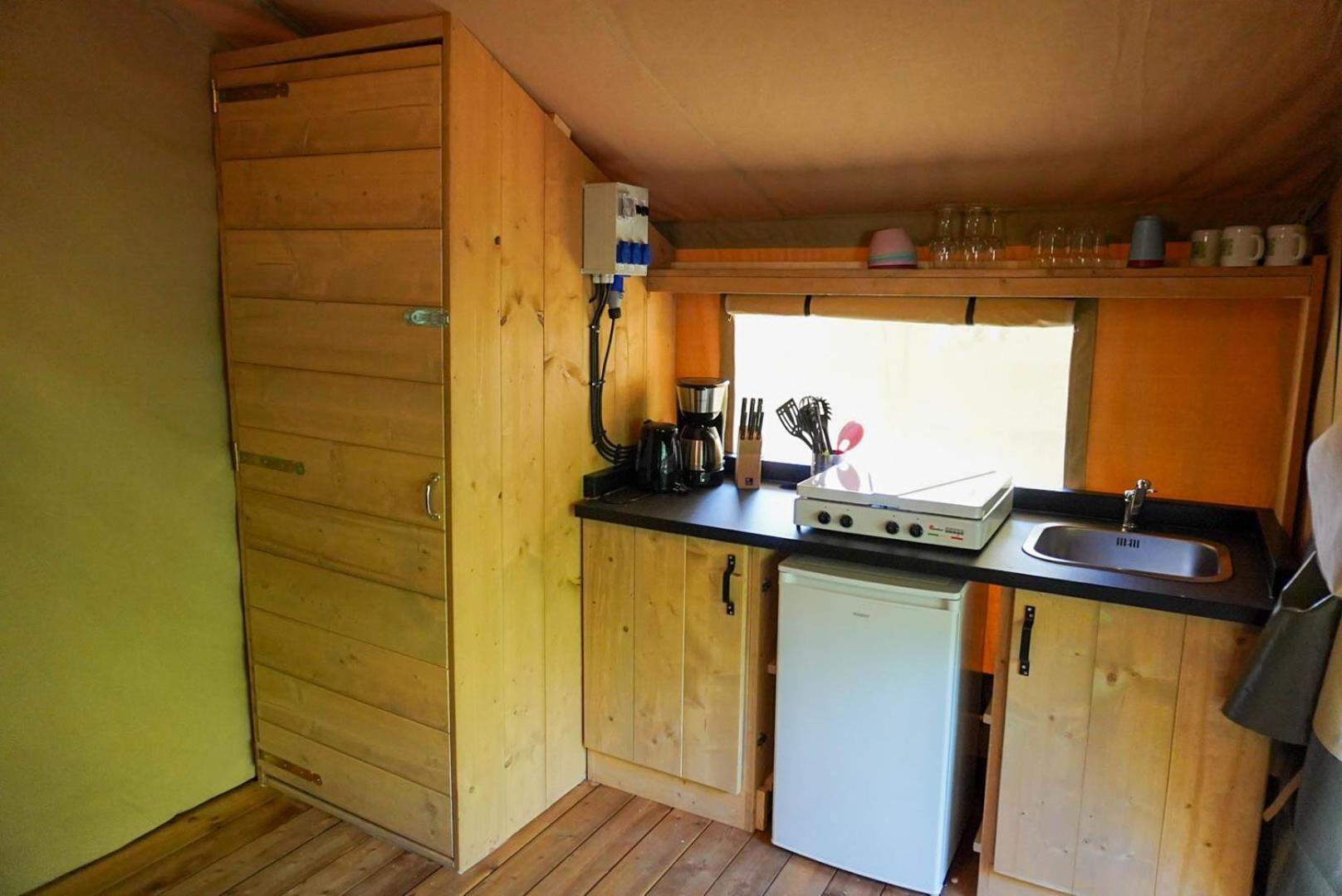 Camping Pittoresque Saint-Parthem 客房 照片