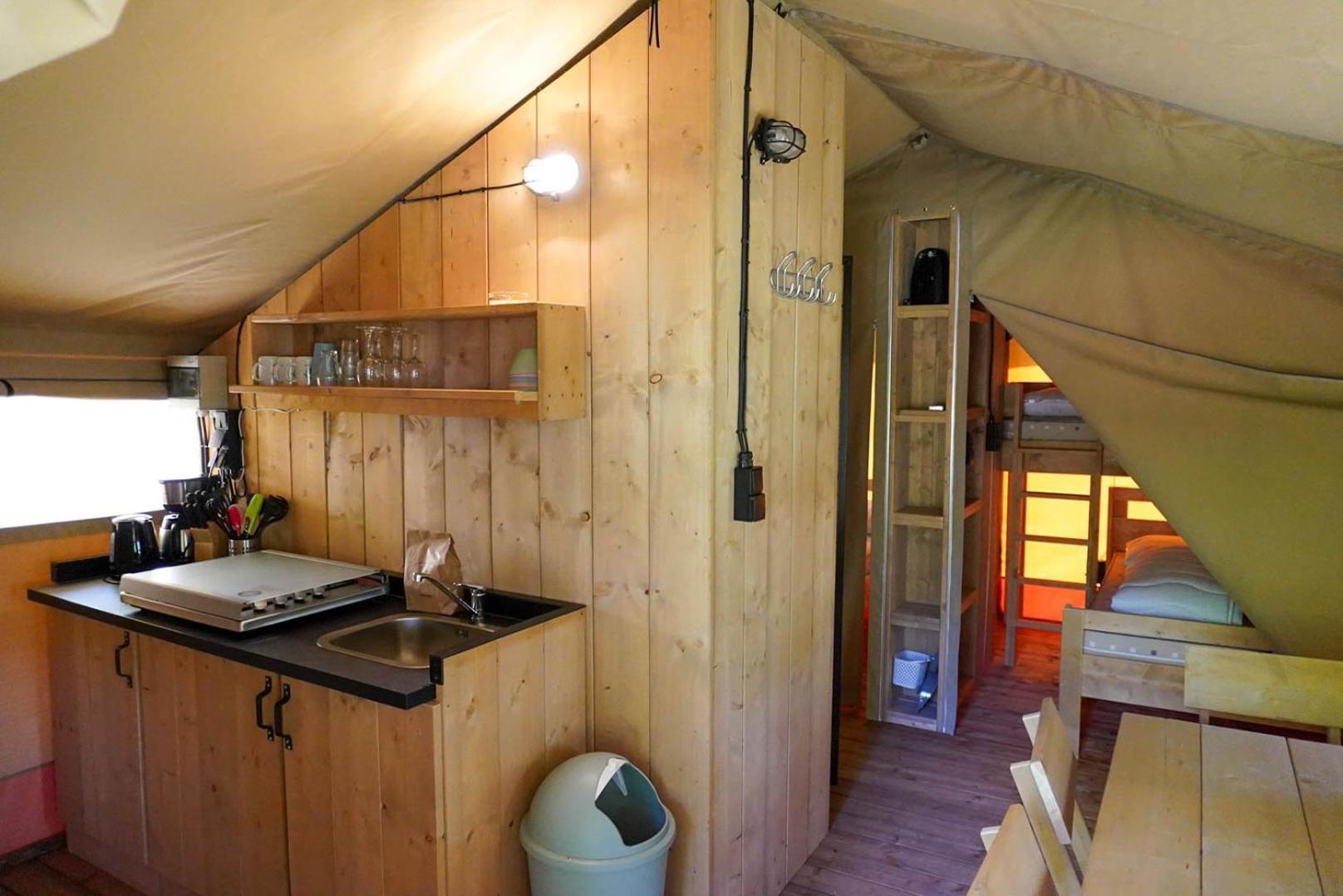 Camping Pittoresque Saint-Parthem 客房 照片