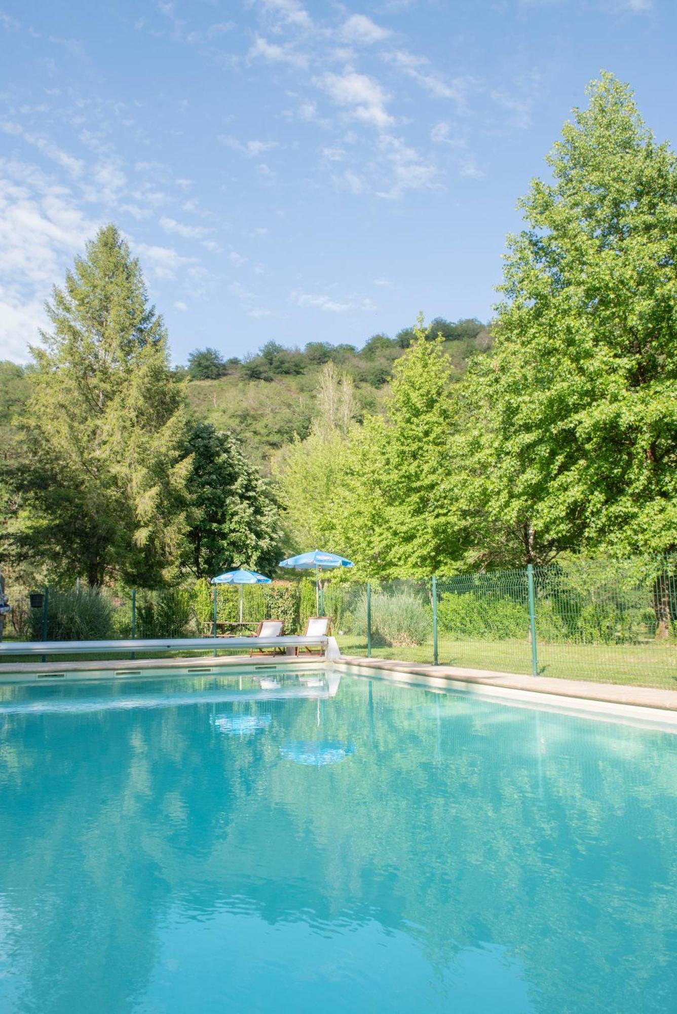 Camping Pittoresque Saint-Parthem 外观 照片