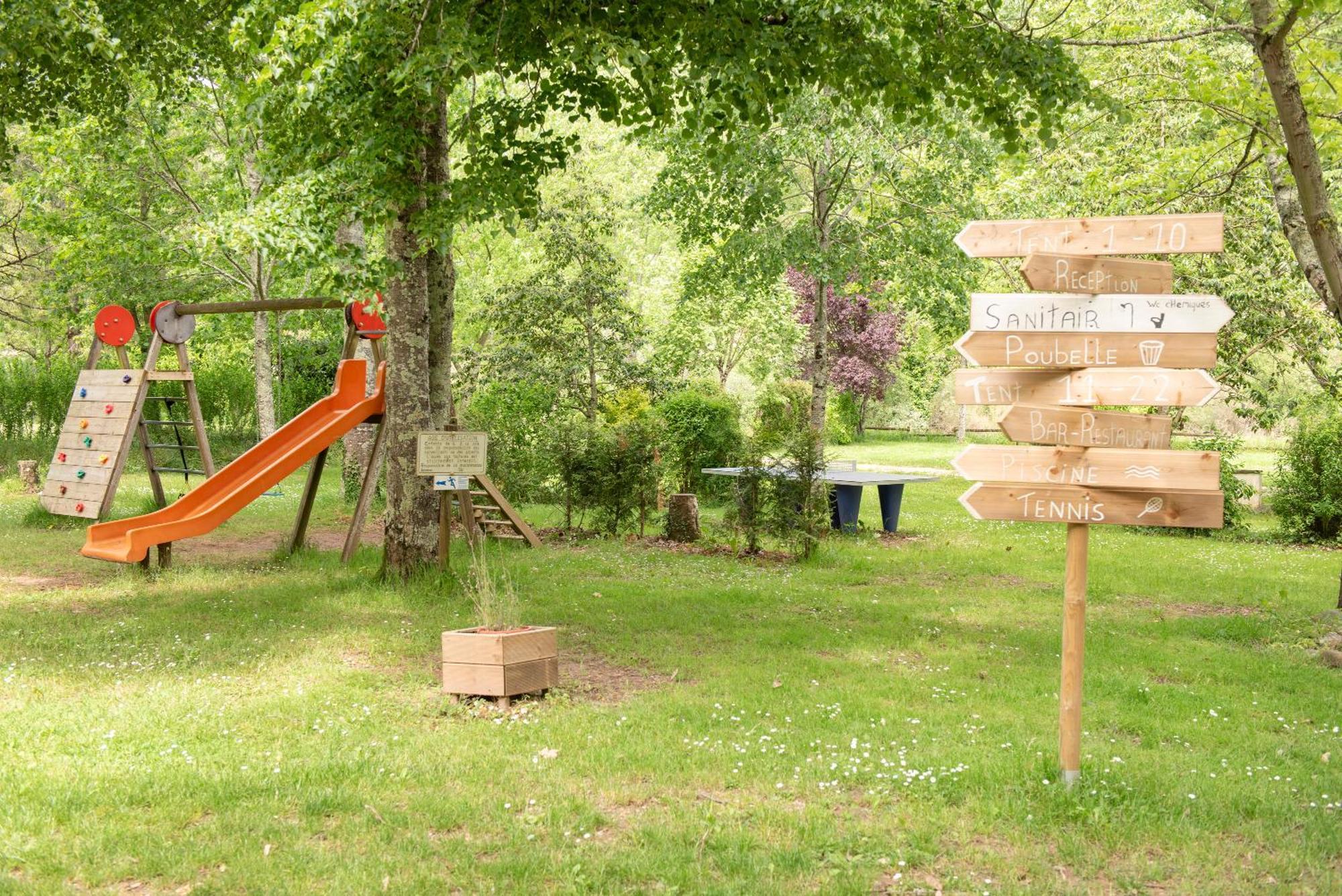 Camping Pittoresque Saint-Parthem 外观 照片